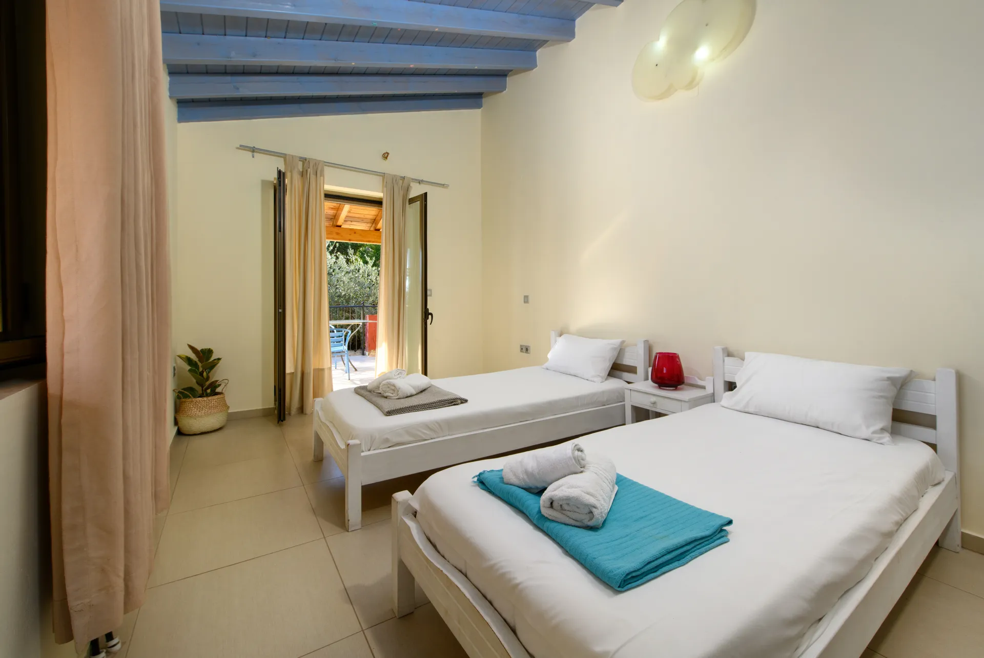Tiara Holidays - Batelo Hotel - Panoramic Penthouse with Infinity Seaview - bedroom 1
